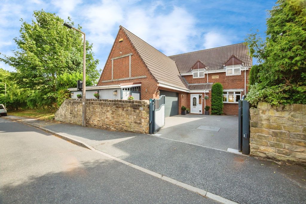 Property photo 1 of 35