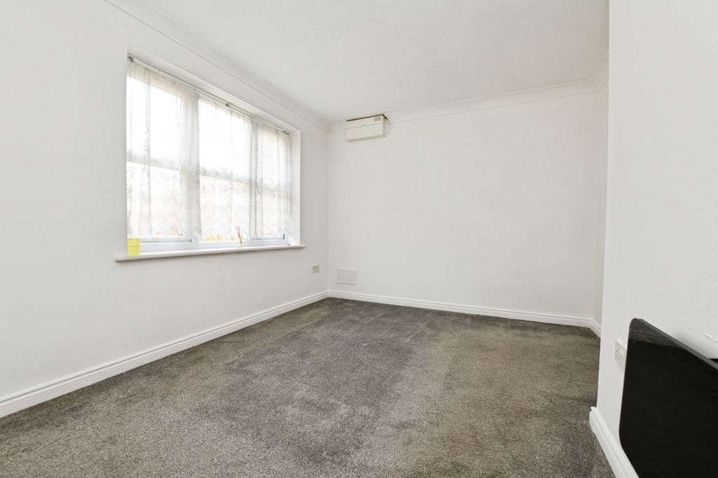 Property photo 2 of 15 Pbox-Img.Jpg
