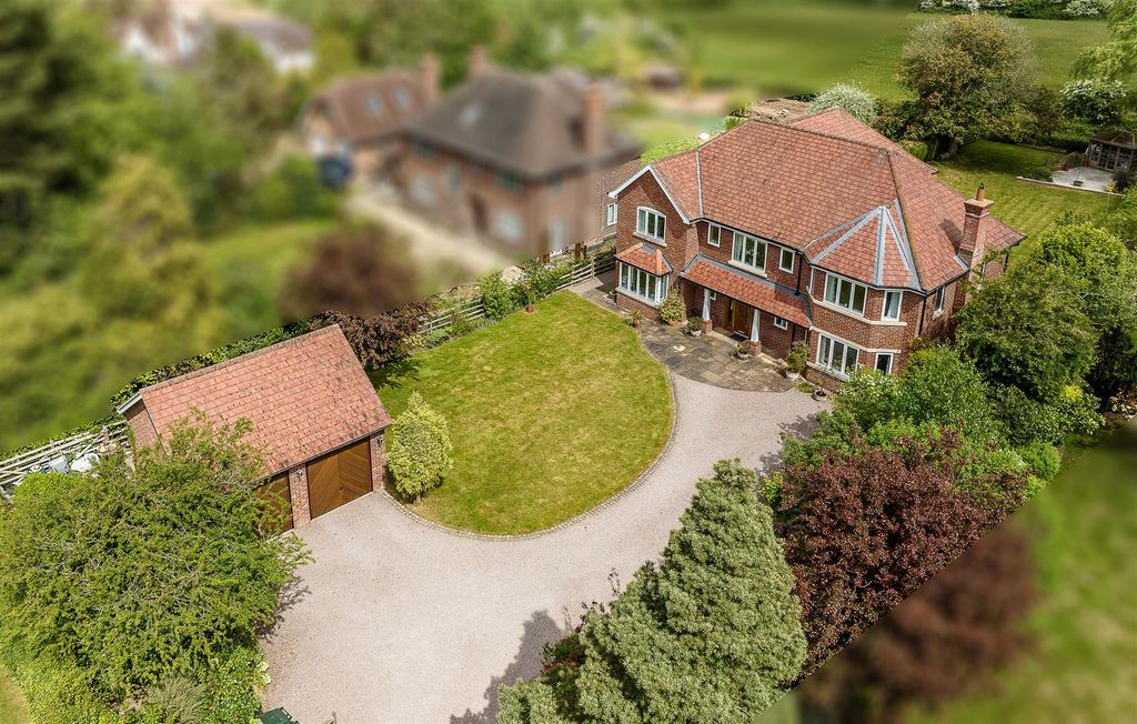 Property photo 1 of 32