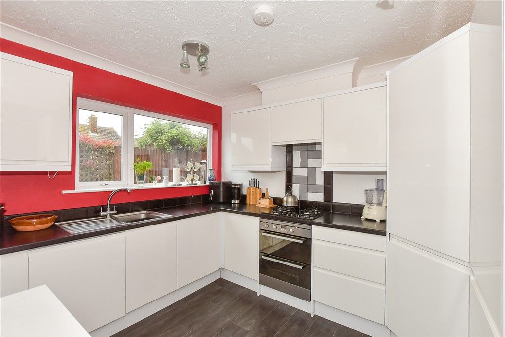 Property photo 3 of 13 Kitchen