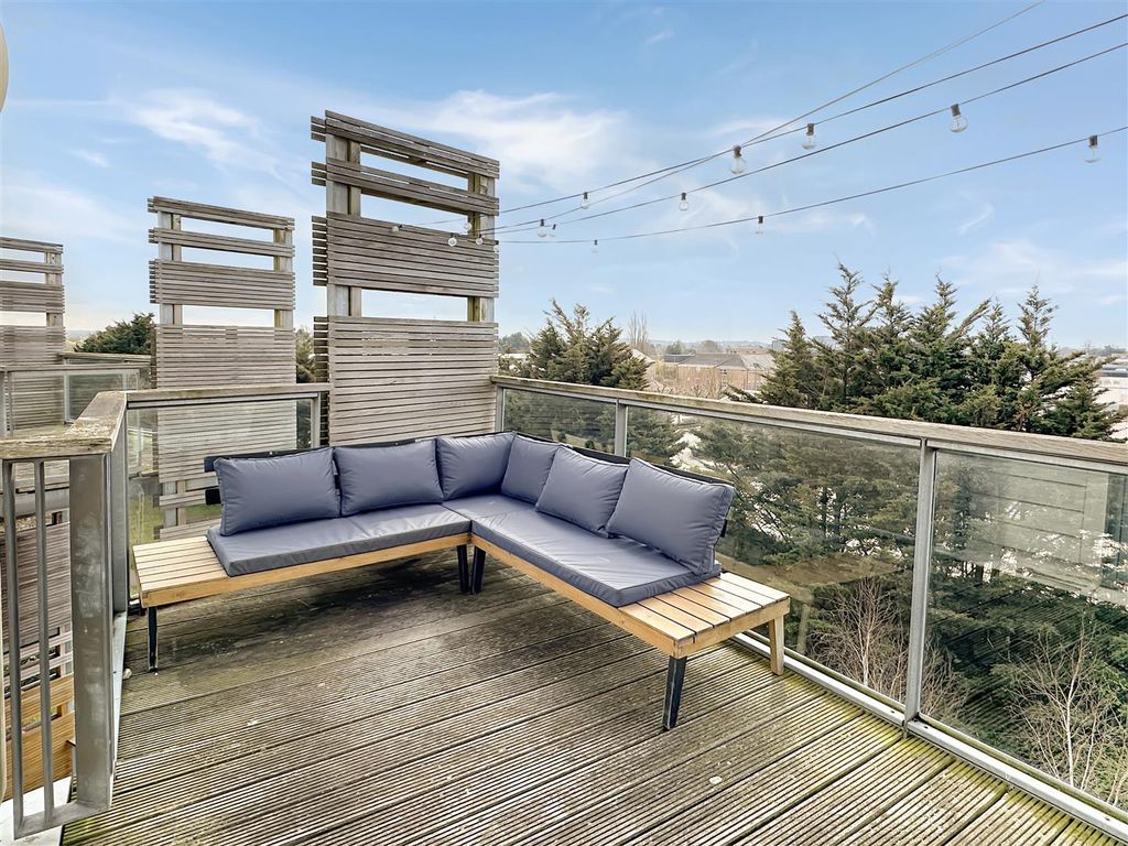 Property photo 3 of 14 Img (13).Jpg