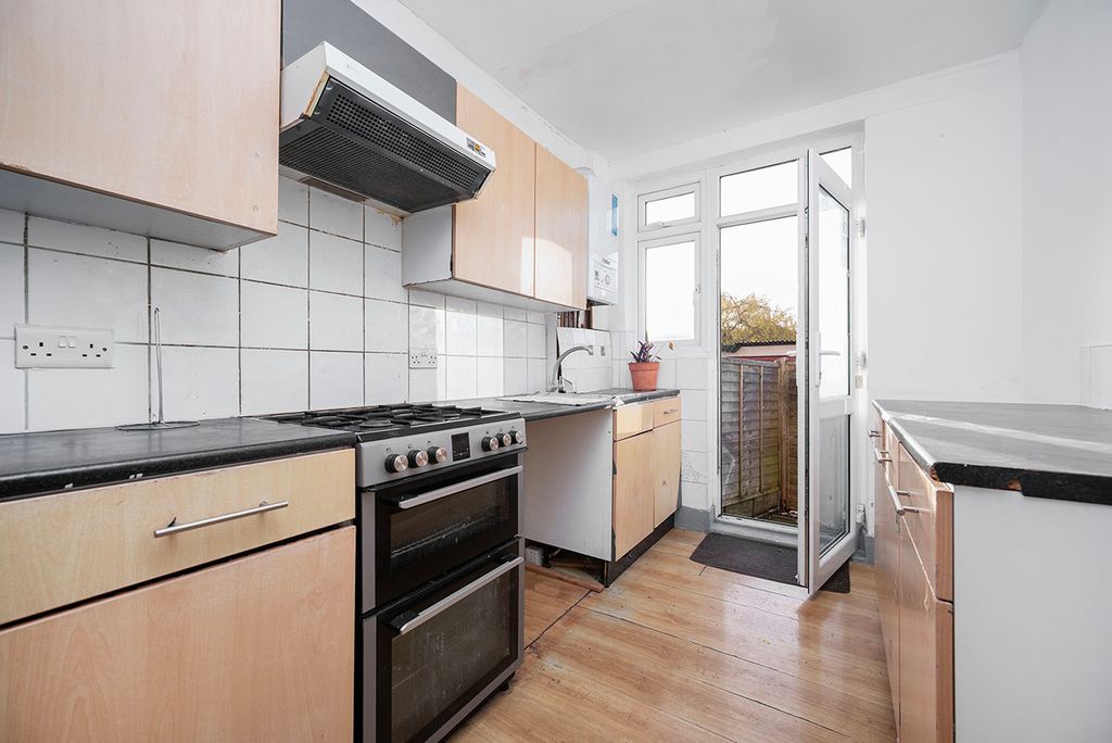 Property photo 3 of 16 Photo 14