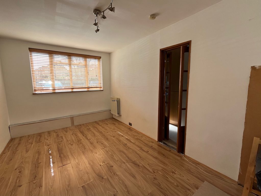 Property photo 1 of 3