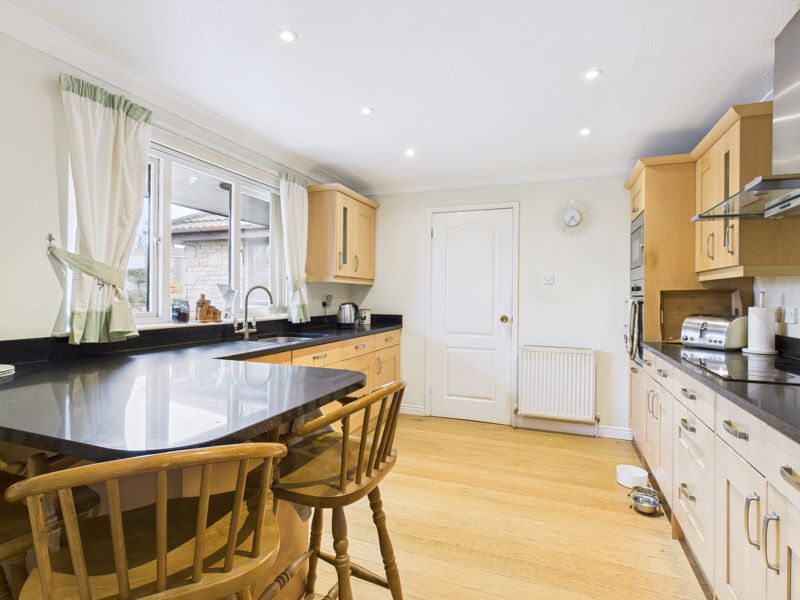 Property photo 3 of 14 Kitchen