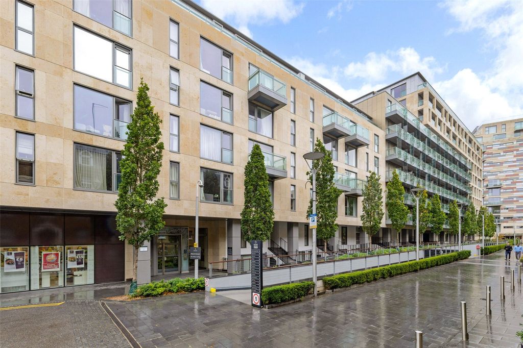 Property photo 3 of 9 External