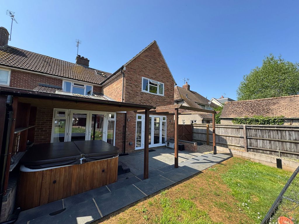 Property photo 1 of 28