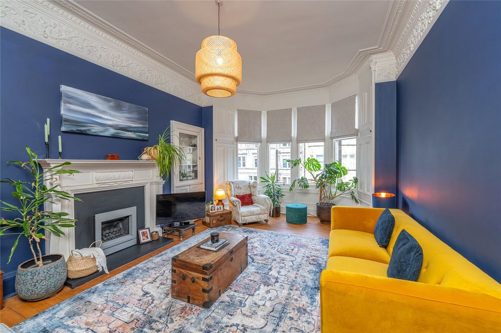 Property photo 2 of 29 Lounge