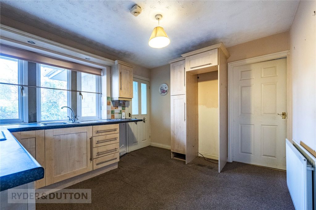 Property photo 3 of 20 Kitchen