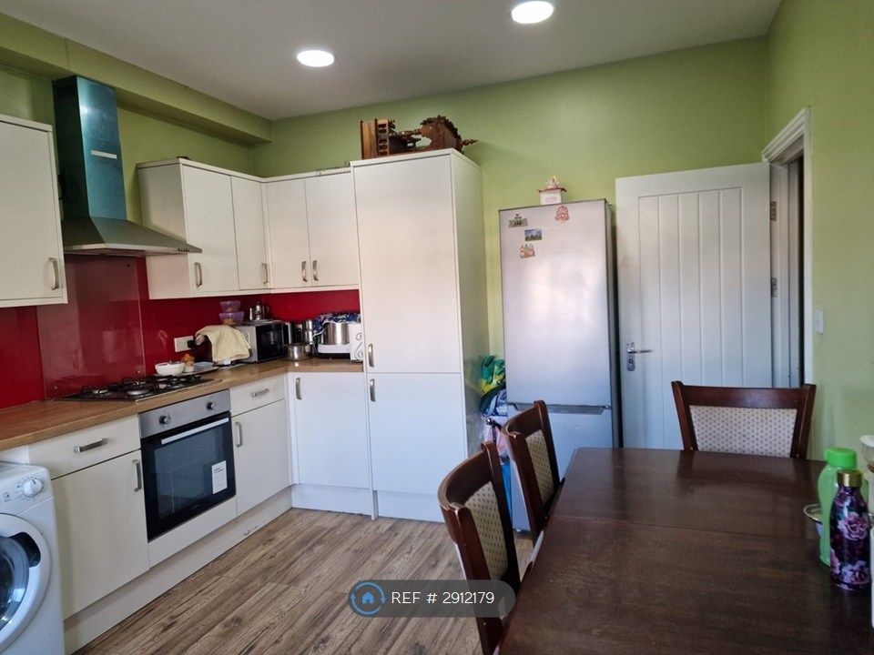 Property photo 1 of 14 Kitchen
