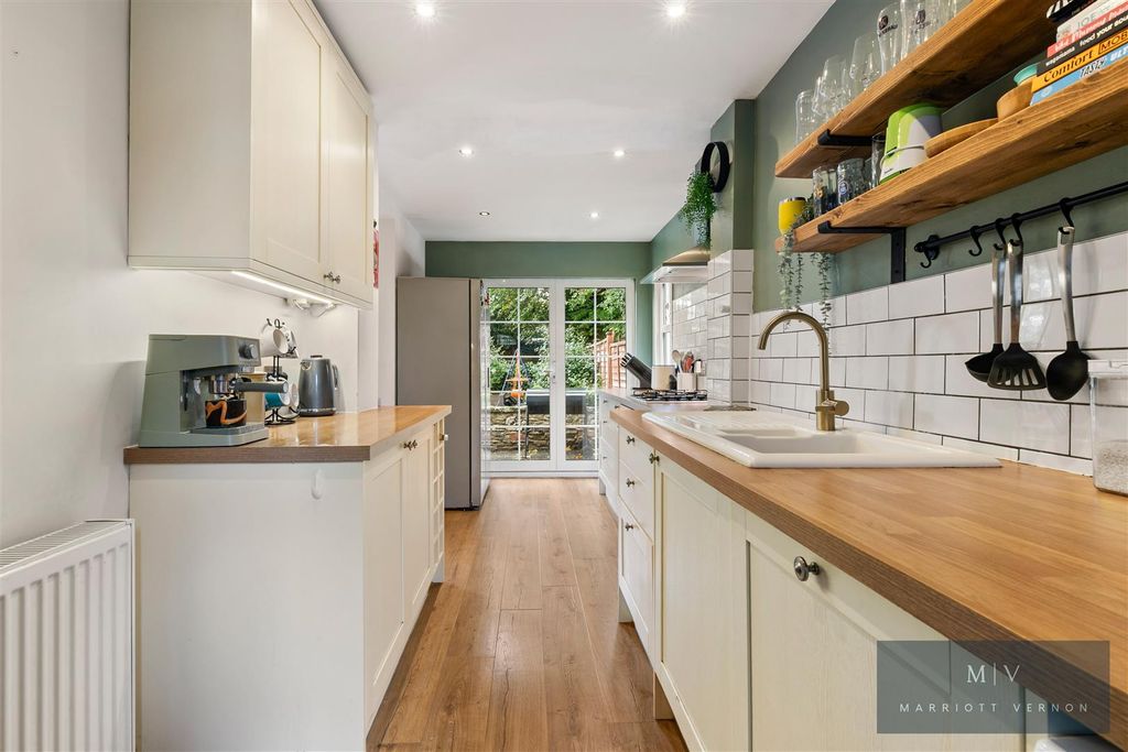 Property photo 3 of 15 Campden Road 24B MV-10.Jpg