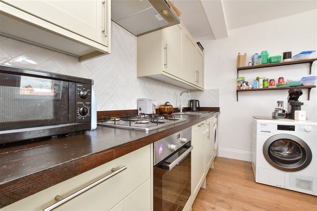 Property photo 3 of 8 Lounge / Kitchen / Diner