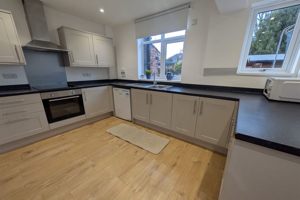 Property photo 1 of 14 (Main)