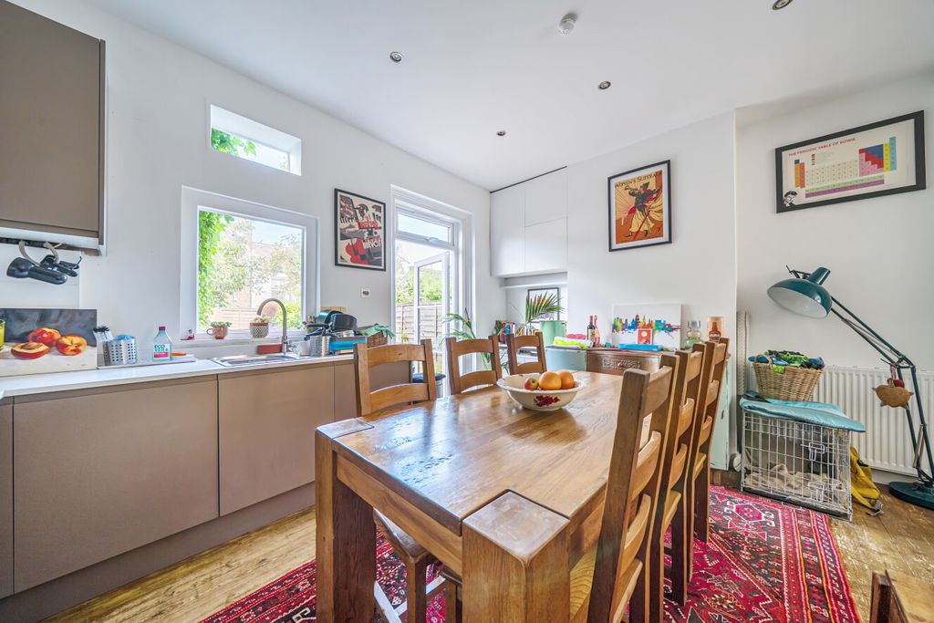 Property photo 3 of 14 12-6A85A355E09E6-...