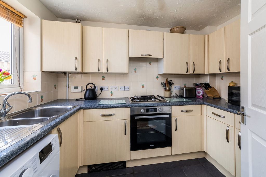 Property photo 3 of 17