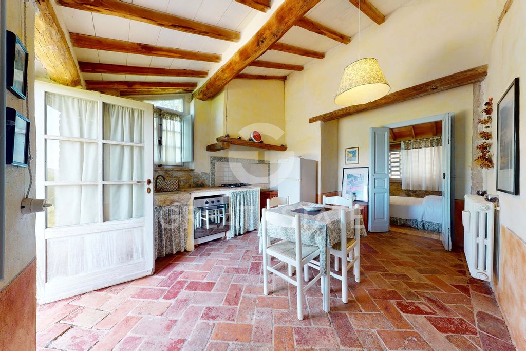 Property photo 2 of 40 Interiors