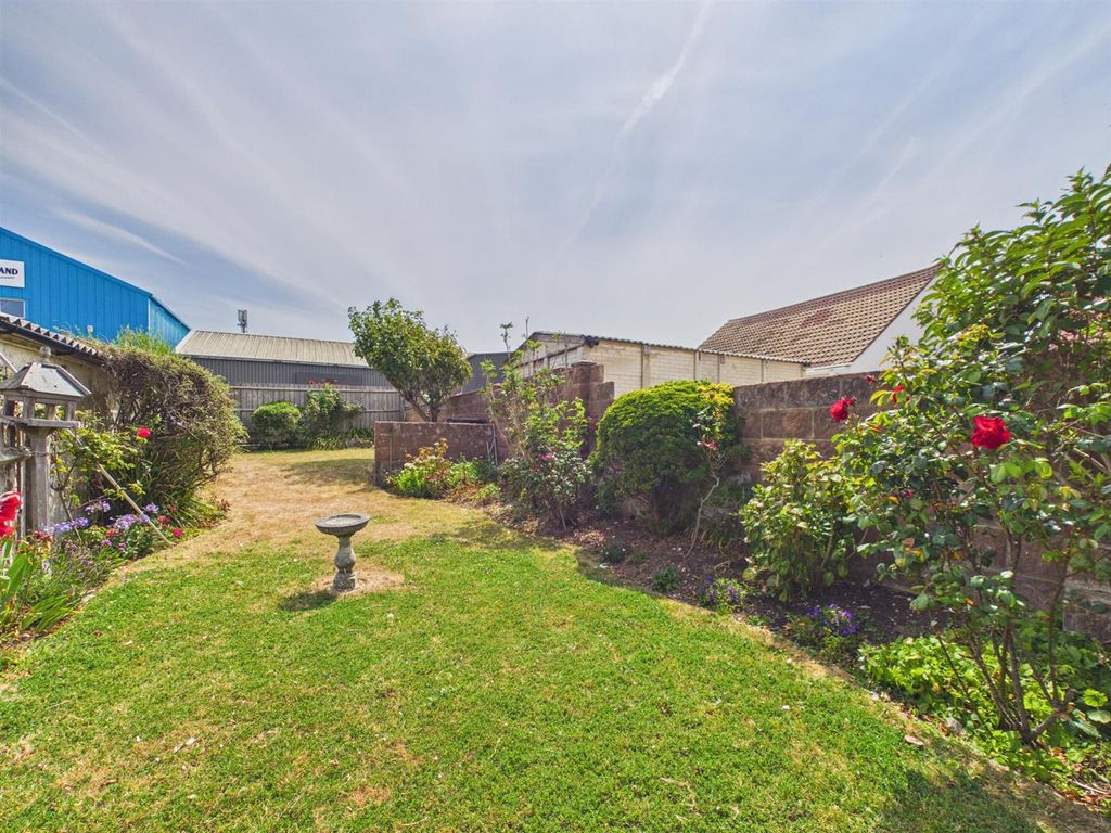Property photo 3 of 21