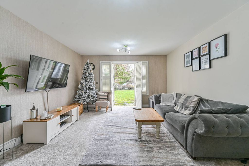 Property photo 3 of 19