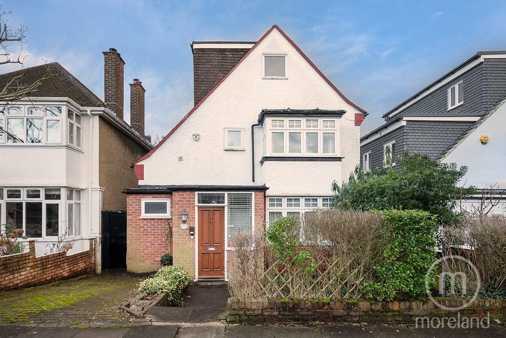 Property photo 1 of 13 3988781