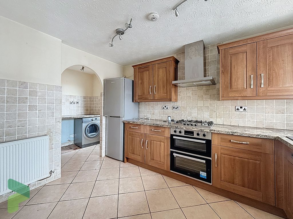 Property photo 2 of 18 Dining Kitchen