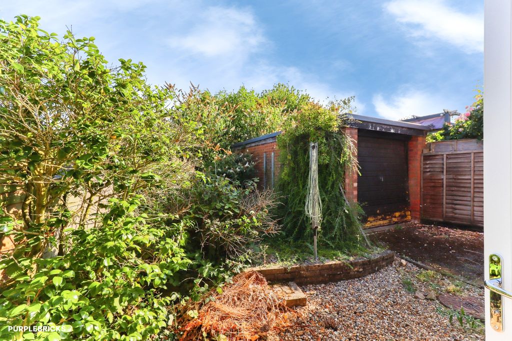 Property photo 2 of 20