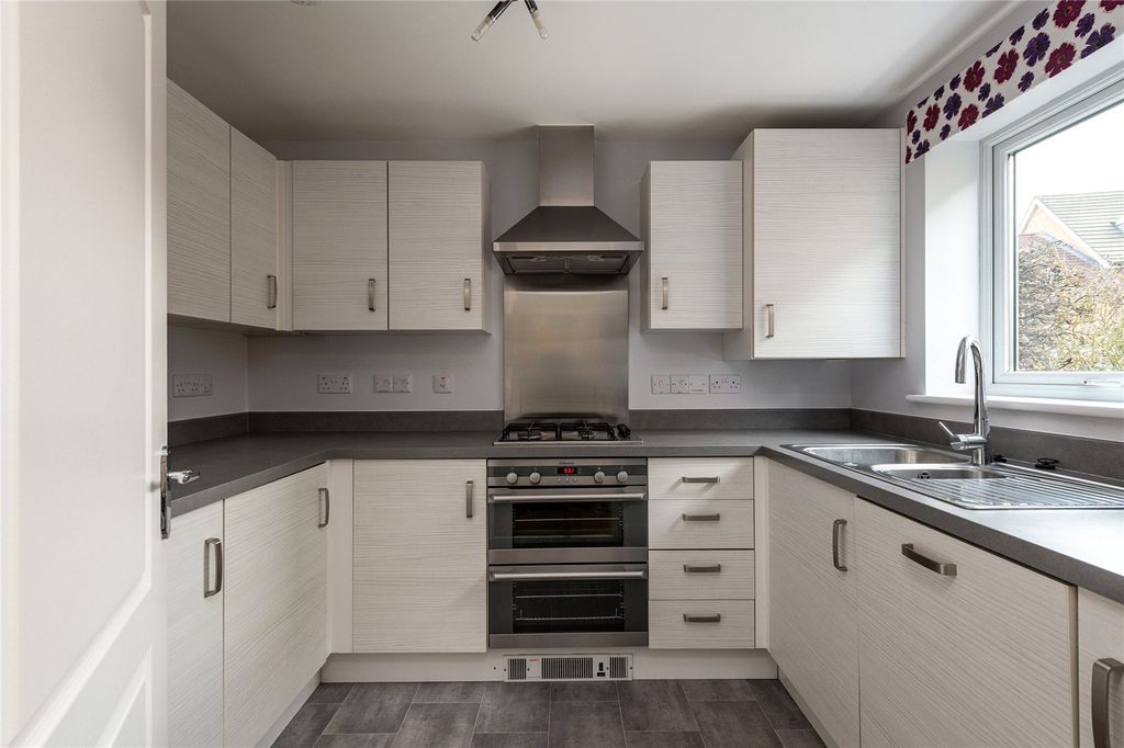 Property photo 2 of 13 Picture No. 08