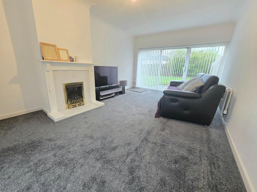 Property photo 2 of 10 Living Room