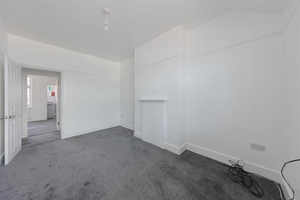 Property photo 3 of 8 Brackenbury 06.Jpeg