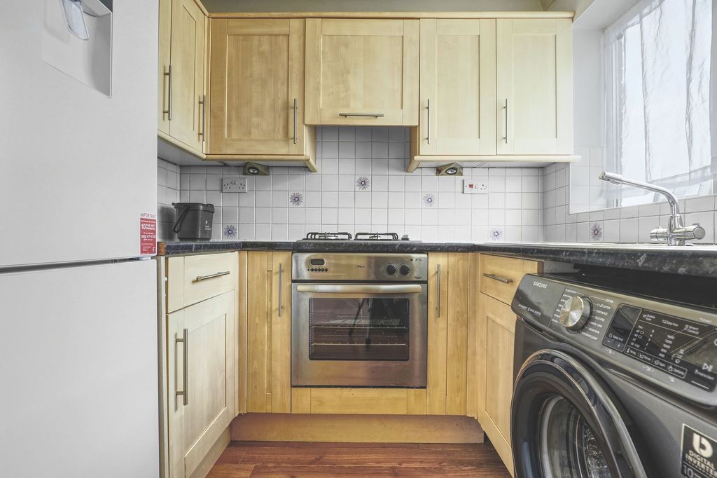 Property photo 3 of 8