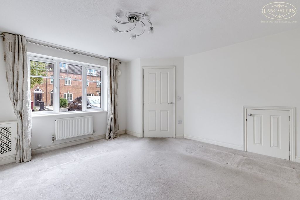 Property photo 3 of 18 Reception Room