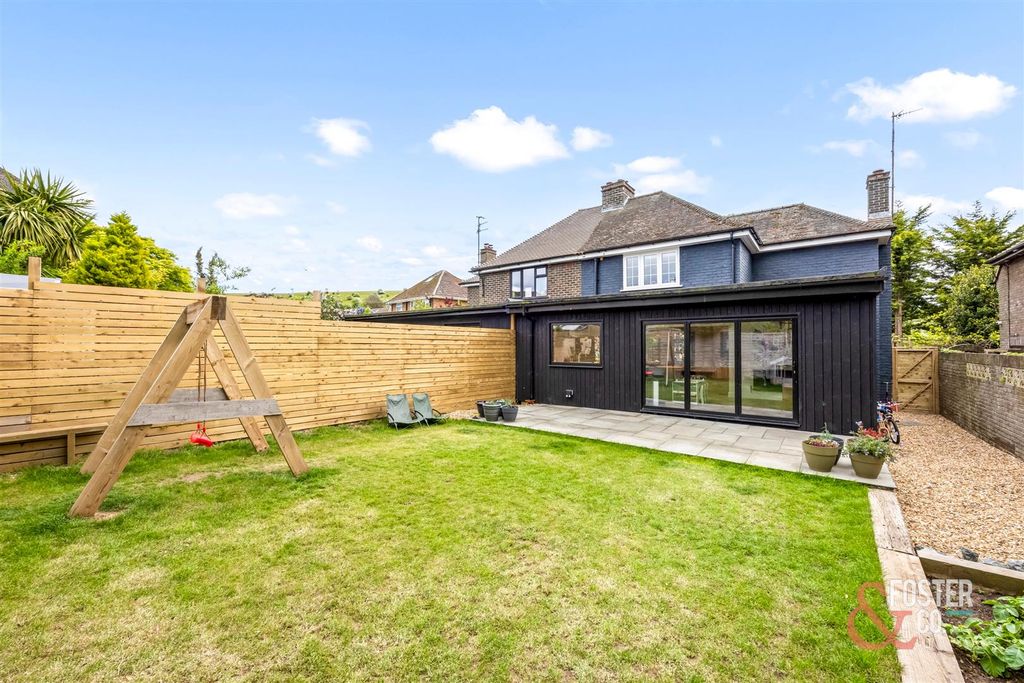 Property photo 2 of 20 Cowley Drive_1-016.Jpg