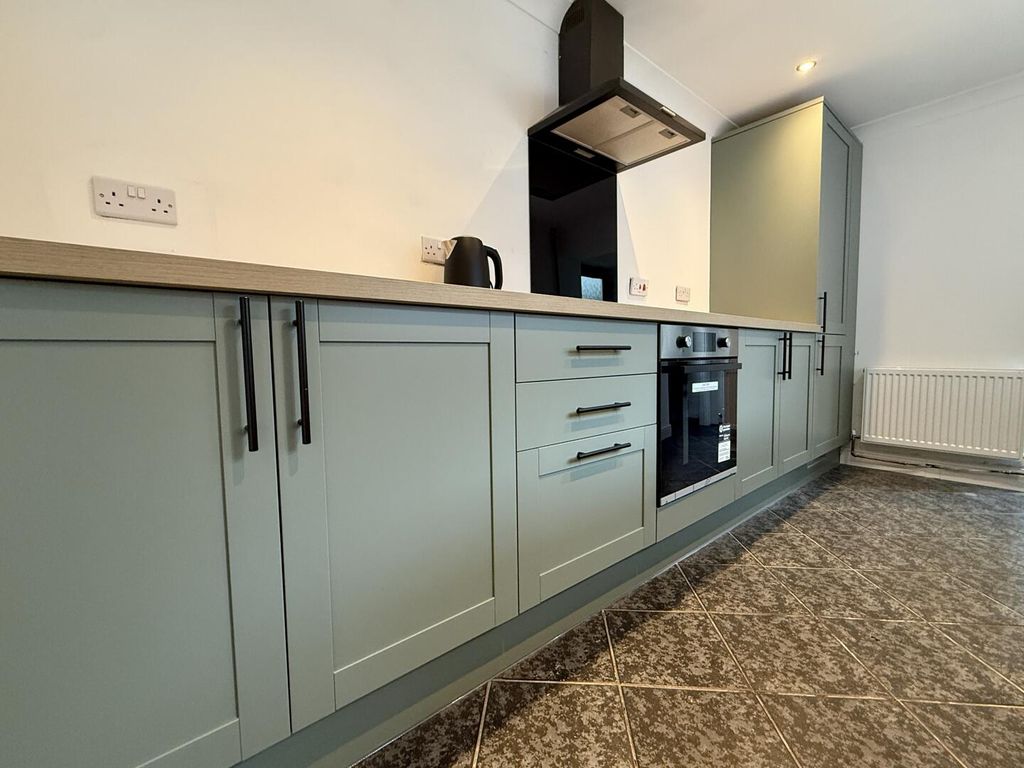 Property photo 2 of 30 Kitchen