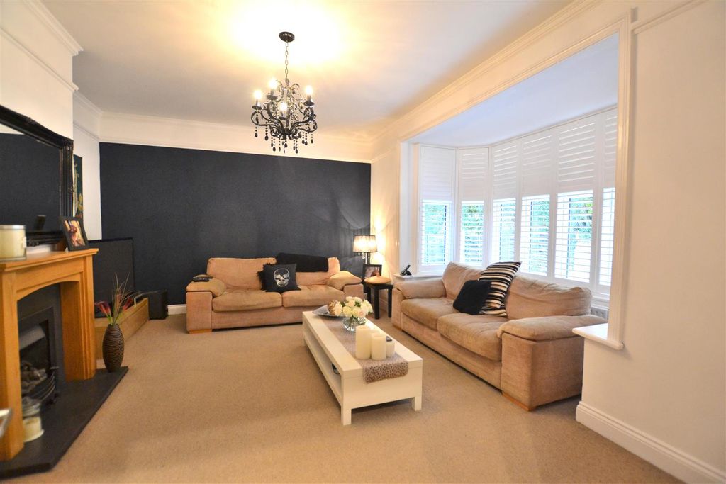 Property photo 2 of 26 Sitting Room.Jpg