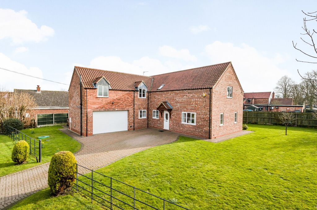 Property photo 1 of 23 1247526 (1)