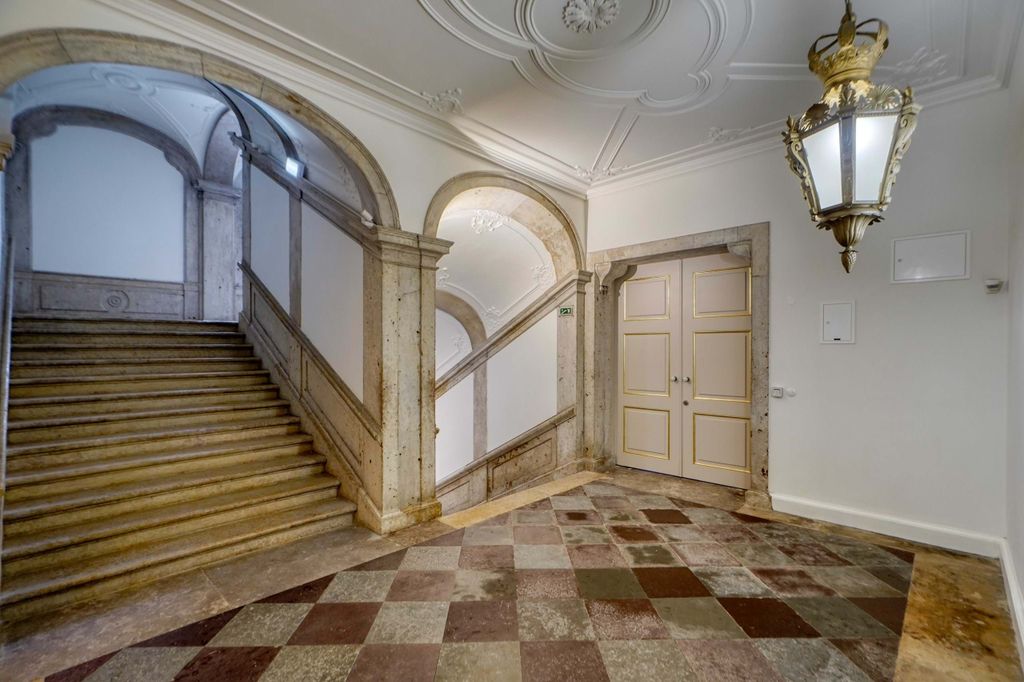 Property photo 3 of 35