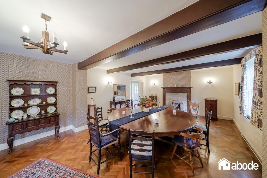 Property photo 3 of 57