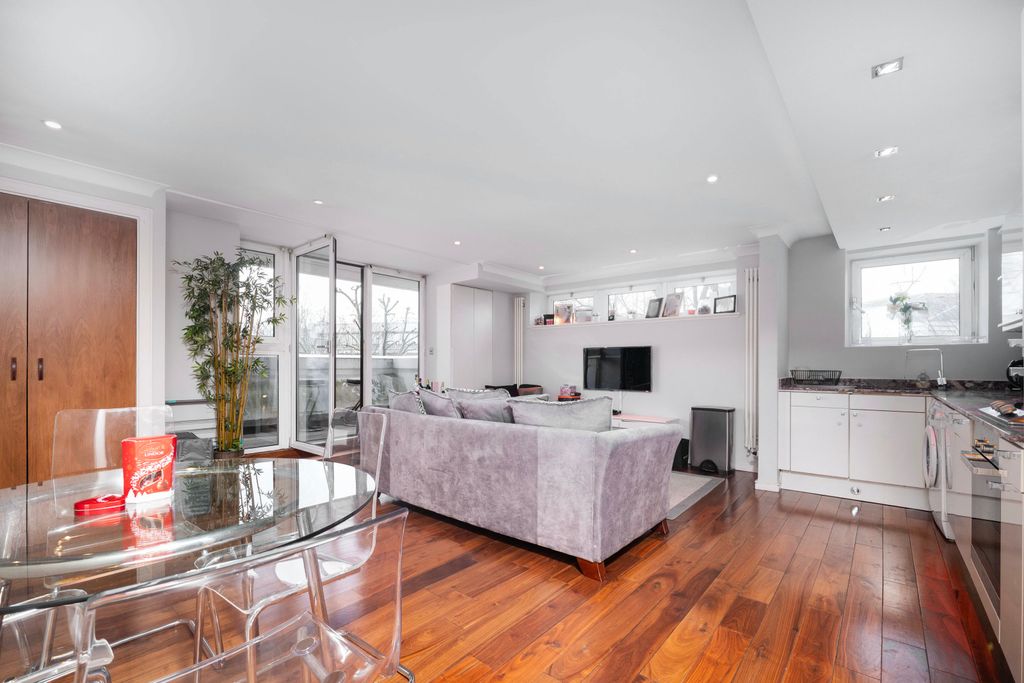 Property photo 2 of 13 Picture No. 10