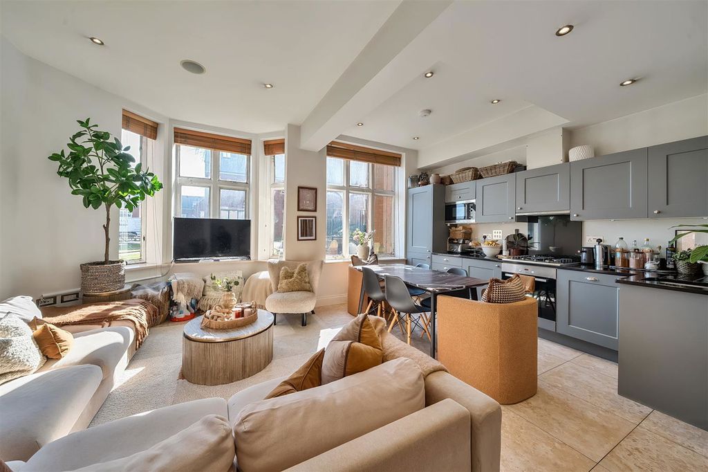 Property photo 3 of 15