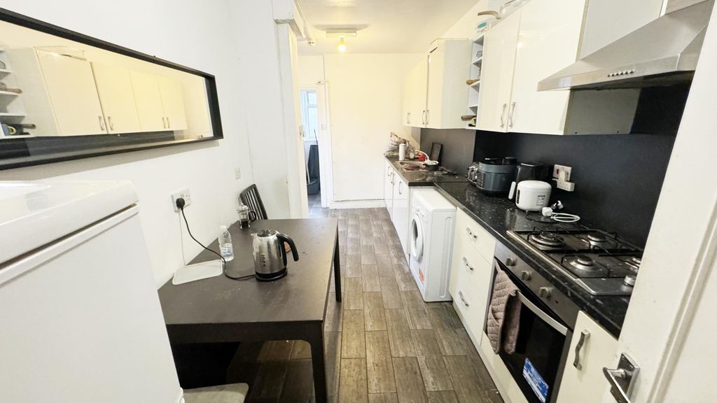 Property photo 2 of 3