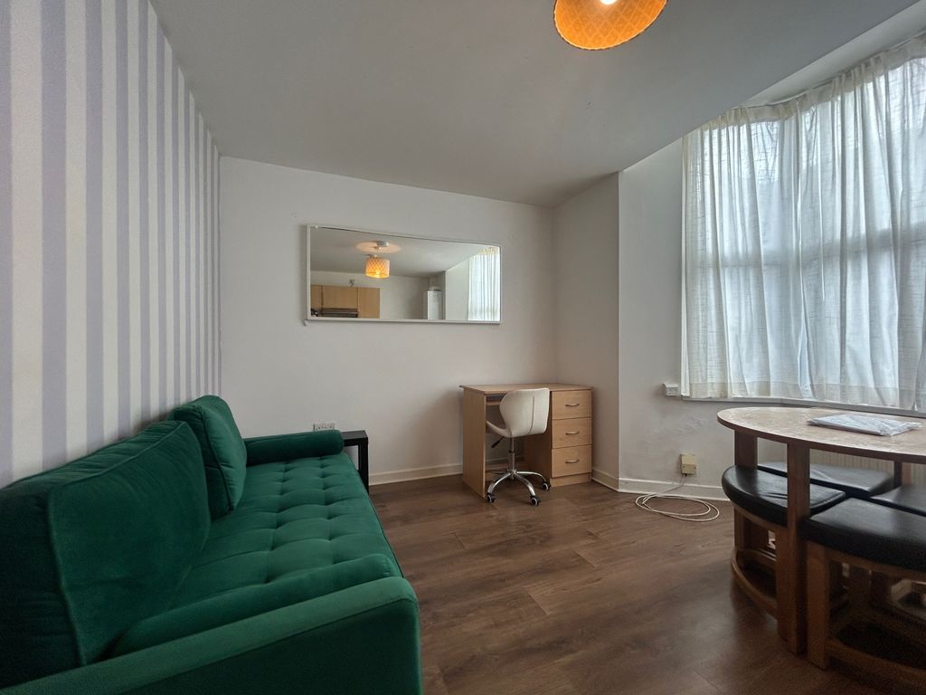 Property photo 1 of 6 5Afc0c04-18c9-482B-84d7-6B8Baa5208Fd
