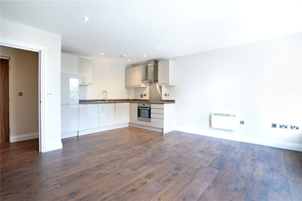 Property photo 2 of 8 Reception