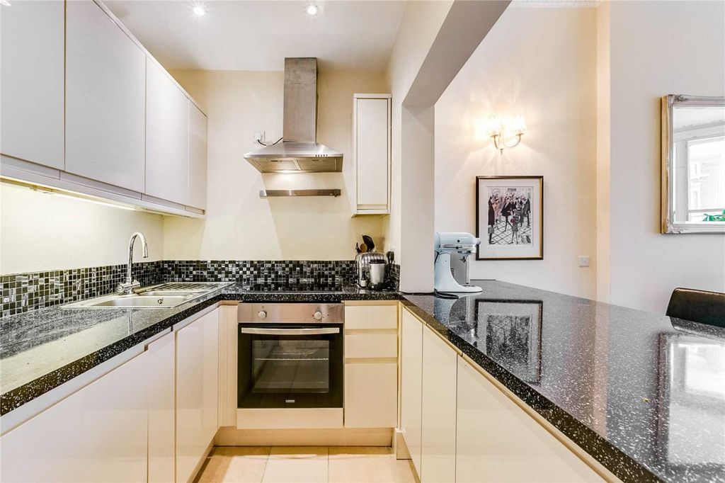 Property photo 3 of 6