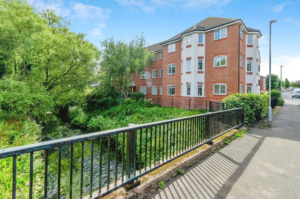 Property photo 1 of 17