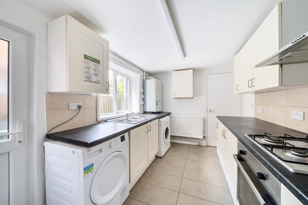 Property photo 2 of 10 Kitchen