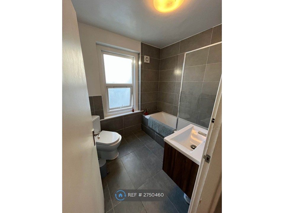 Property photo 2 of 6 Bathroom