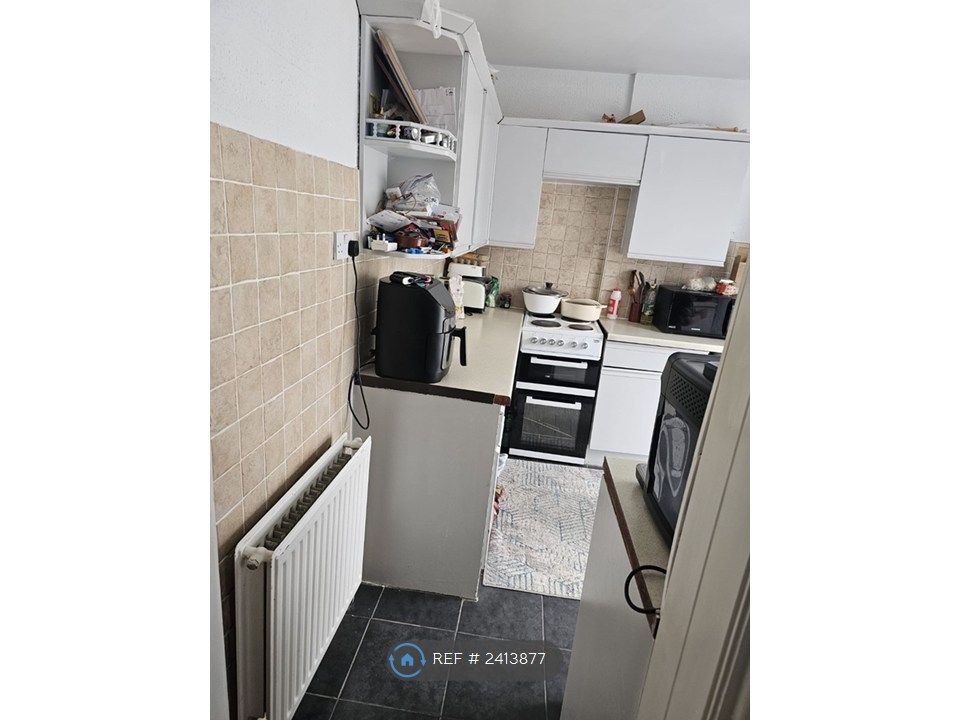 Property photo 1 of 7 Kitchen