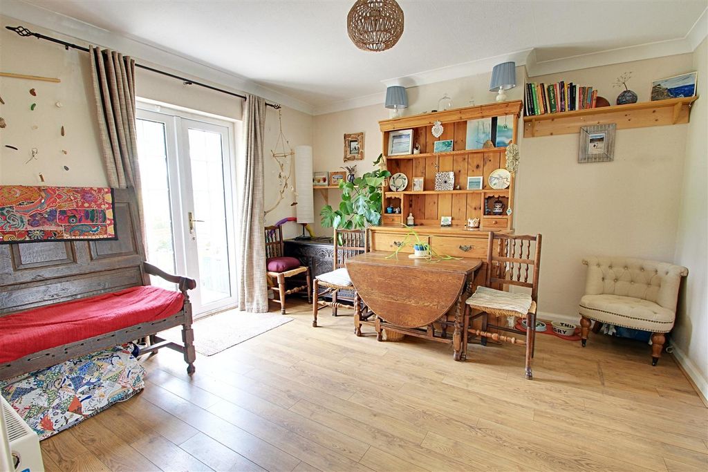 Property photo 3 of 15 Dining Room.Jpg