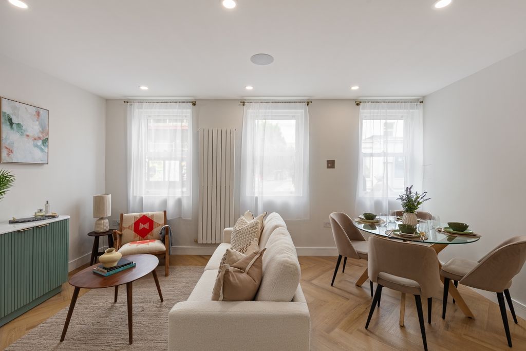 Property photo 1 of 11 094A1736