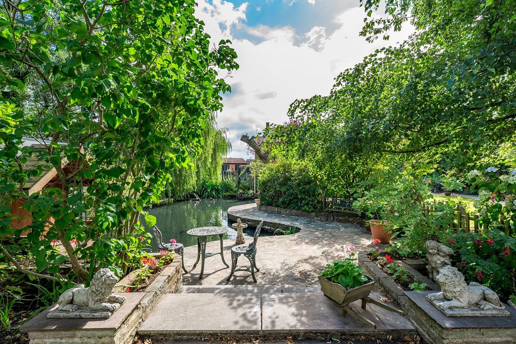 Property photo 3 of 19