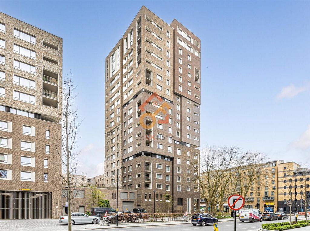 Property photo 1 of 21 143-Walworth-Rd-London-Primary-Photo-1-Largehighde