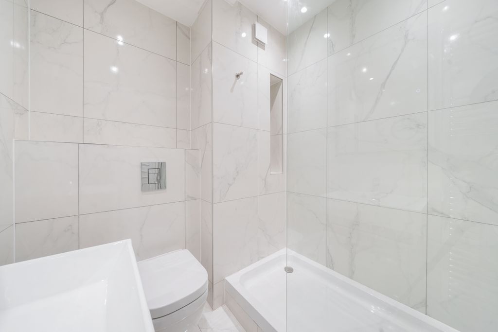 Property photo 3 of 8 Main Bathroom